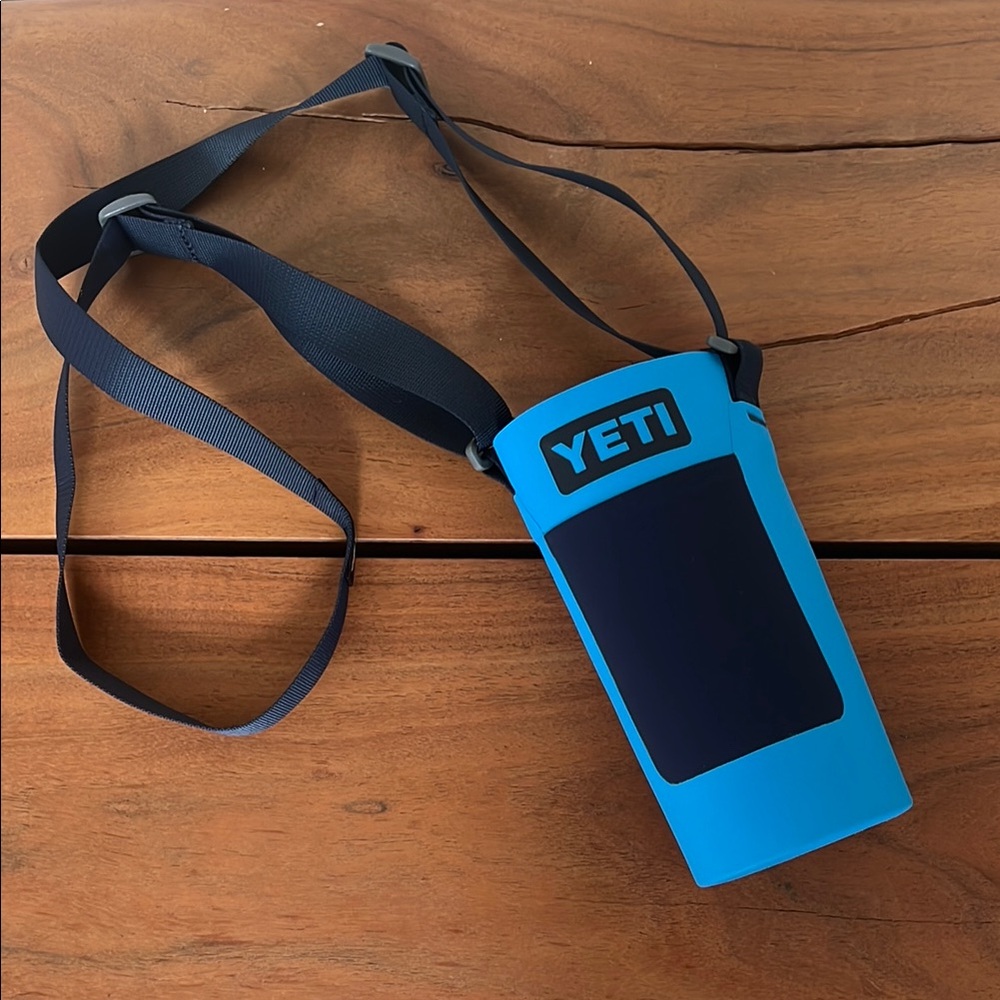 YETI Blue Insulated Cup Holder. New not used